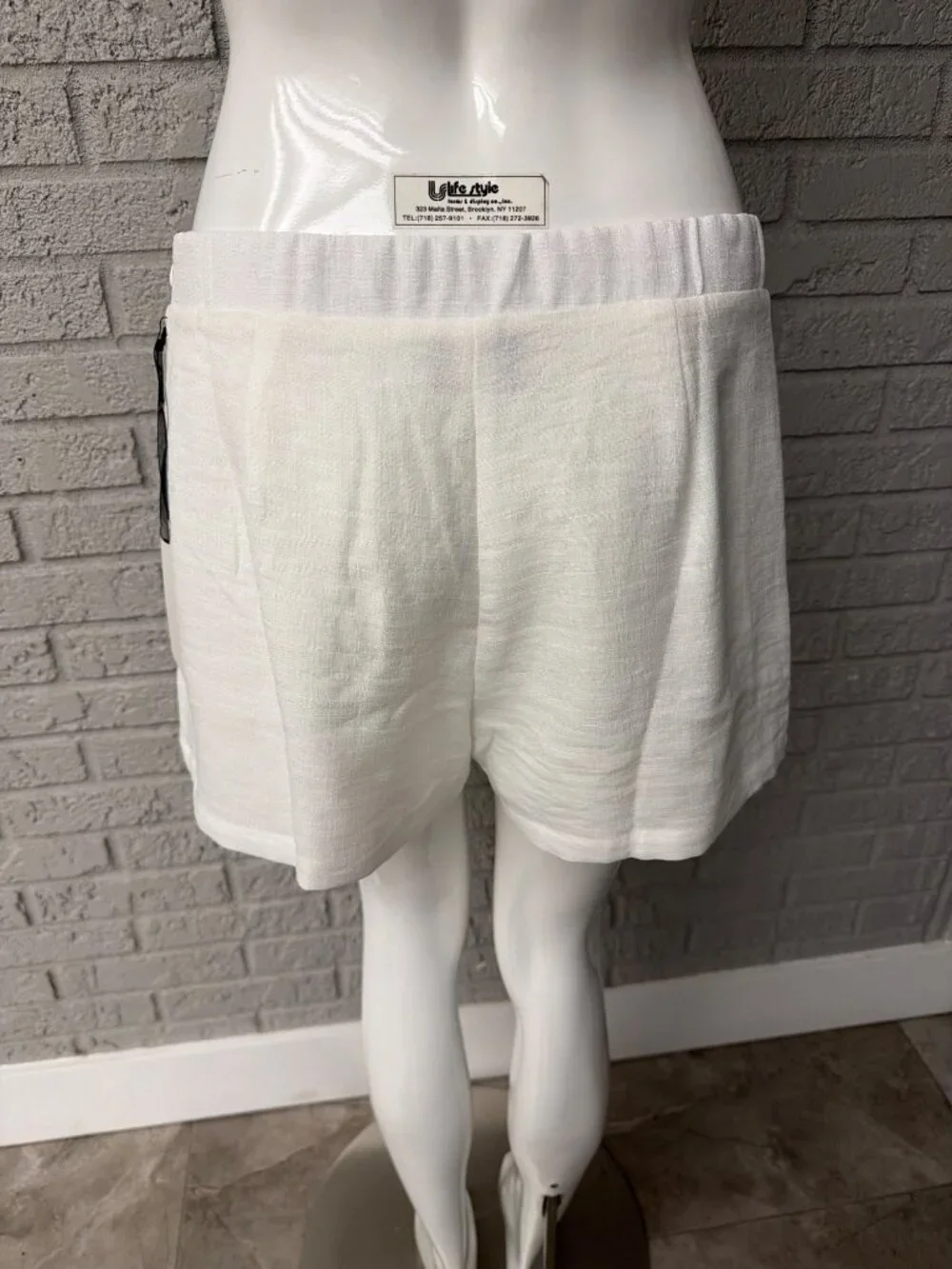Milk & Honey White 2PCS Short Pant / Peplum Top Set Size L